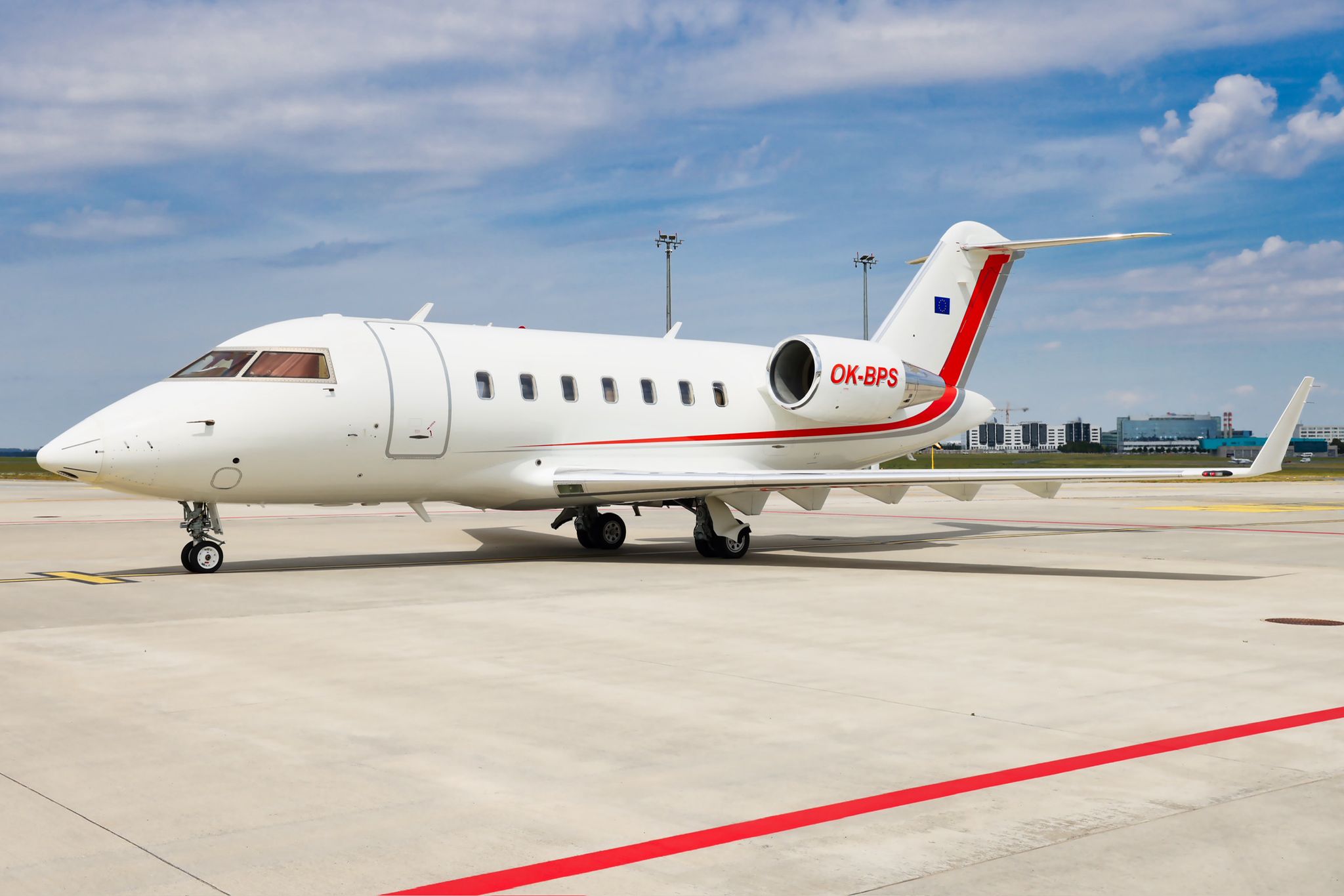 BOMBARDIER CHALLENGER 605 OK-BPS - Eclair